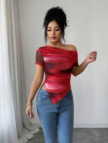 Camiseta de manga corta con hombros oblicuos y estampado de teñido anudado para mujer - Rojo - Ver 6