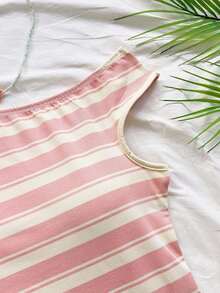 Conjunto de 2 piezas para mujer de vacaciones - Parte superior de punto asimétrica de cuello a rayas rojas y blancas y shorts ajustados de talle ultrabajo, adecuado para fiesta, Navidad, San Valentín, cita, playa, crucero, carnaval, Pascua, Año - Multicolor - Ver 4