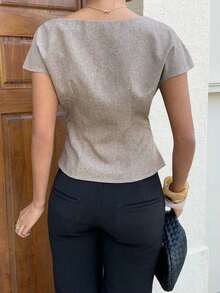 Blusa de manga corta con pliegues en la cintura y bajo asimétrico, estilo elegante de oficina para mujer - Caqui - Ver 2