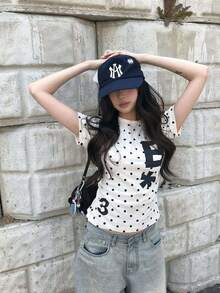 【Y2K】ドット柄 ロゴプリント 半袖Tシャツ｜ミニT コンパクトフィット チビT 水玉 英字プリント ストリート カジュアル 韓国ファッション 個性的 夏服 - ホワイト - チェックする 1