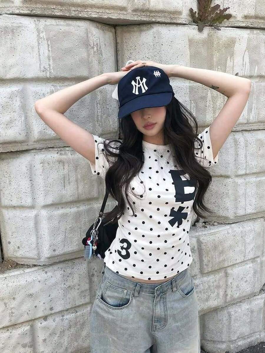 【Y2K】ドット柄 ロゴプリント 半袖Tシャツ｜ミニT コンパクトフィット チビT 水玉 英字プリント ストリート カジュアル 韓国ファッション 個性的 夏服 - ホワイト - チェックする 1