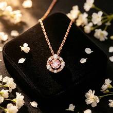 SWAROVSKI CONSTELLA 2026年新款新品項鍊女項鍊鎖骨鏈,圓形切割, 舞動寶石, 白色, 粉紅色,鍍玫瑰金色調,鍍銠,生日禮物,聖誕禮物,開學禮物,成年禮,母親節禮物 - 玫瑰金 - 查看 3