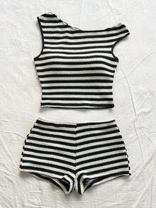 Conjunto de 2 piezas para mujer de vacaciones - Parte superior de punto asimétrica de cuello a rayas rojas y blancas y shorts ajustados de talle ultrabajo, adecuado para fiesta, Navidad, San Valentín, cita, playa, crucero, carnaval, Pascua, Año - Blanco y Negro - Ver 6