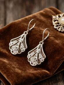 1 Coppia di orecchini retrò a forma di ventaglio con conchiglia, orecchini eleganti dallo stile del palazzo francese con effetto iridescente - Argento - Visualizzare 4