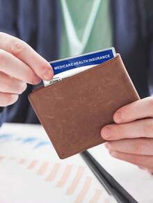 Nuevo portador de tarjeta transparente, protector de tarjeta de identificación, protector de tarjeta bancaria, puede proteger su nueva tarjeta de médico, tarjeta de crédito, tarjeta de presentación y tarjeta de social (tarjetas no incluidas) - A - Ver 3