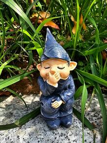 1个趣味树脂小矮人马桶阅读花园雕像——异想天开的迷你摆件，适用于户外露台、草坪、庭院、花坛和花盆装饰。耐候性强，手工彩绘，为家居花园、阳台和玻璃容器增添幽默感。是仙境花园爱好者的完美新奇装饰品和乔迁礼物。 - D - 查看 1