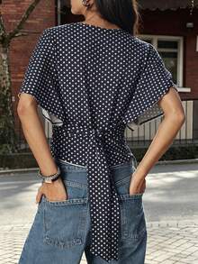 Blusa de mujer con mangas de murciélago, lunares y nudo delantero, ideal para vacaciones de verano - Azul y blanco - Ver 5