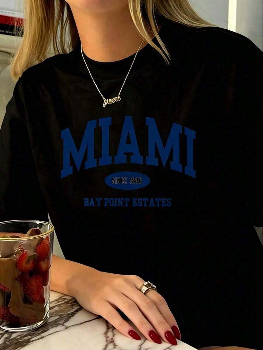 Fashion Clothing: Women's Casual Short Sleeve T-Shirt - Miami Oval Emblem Design, White And Navy Letter Print, Medium Elastic Crew Neck, Suitable For Spring, Summer And Autumn, Machine Washable, Loose Fit, Bold Pattern, Soft Texture Fashion T-Shirt. Classic Crew Neck, Short Sleeve, Solid Basic Style. - 黑色 - 查看 1