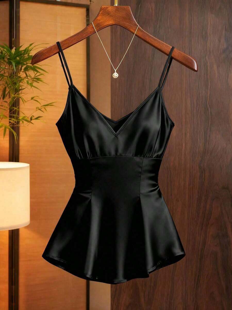 Camiseta de mujer elegante y de moda con cuello en V profundo - Negro - Ver 1