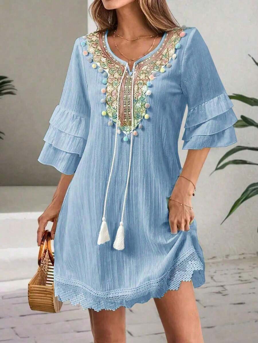 Vestido de mujer con cuello en V bordado, detalles con borlas de colores, manga 1/3 con volantes, decoración con borlas, vestido elegante de playa y vacaciones de verano - Azul menta - Ver 1