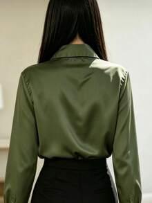Camisa Feminina  com Mangas Longas - Verde Militar - Visão 2