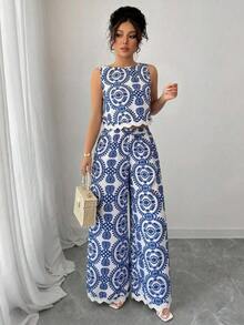 Set de 2 piezas para mujer con parte superior sin mangas de cuello redondo y pantalones con estampado de plantas - Azul - Ver 4