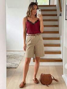 Camiseta de mujer de unicolor con encaje de contraste, suelta.Outfit casual de mujer, ideas de outfit, de outfit, outfits de verano de mujer, blusas de mujer para el verano, top de verano de mujer, top marrón de tirantes - Burdeos - Ver 2