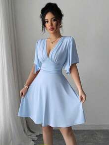 Nuevo vestido elegante corto para mujer con cuello en V, busto fruncido, mangas con volantes y cintura ceñida.Favorecedora y elegante. - Azul - Ver 6