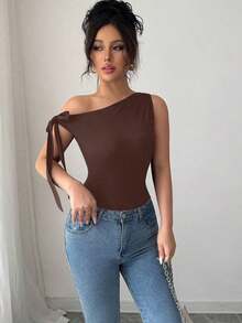 Camiseta ajustada elegante con cuello asimétrico y nudo de mujer de unicolor - Café integral - Ver 3