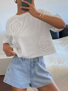 Blusa casual de verano para mujer con cuello redondo, manga corta suelta y 3D plisada con flor - Blanco 3 - Ver 3