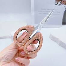 1 pieza Tijeras pequeñas decoradas con lujo de rhinestone, tijeras portátiles de acero inoxidable para oficina, uso doméstico, cortar papel, flequillo, hilos, costura, manualidades, viajes, artículos esenciales de la vida diaria, regalos de boda, cumpleaños, fiesta, decoración del hogar, Día de la Madre, San Valentín, festival de música, Pascua - Multicolor - Ver 13