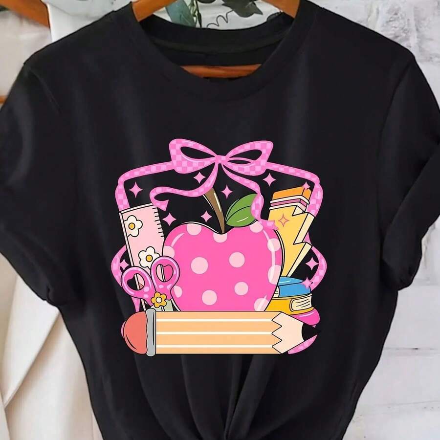 Women's Black Short Sleeve T-Shirt With Pink Apple Graphic Print And Supplies - Cute Casual Crew Neck Teacher Theme Tee, Comfortable All-Season Casual Wear For Book Lovers And Stationery Enthusiasts - 黑色 - 查看 1