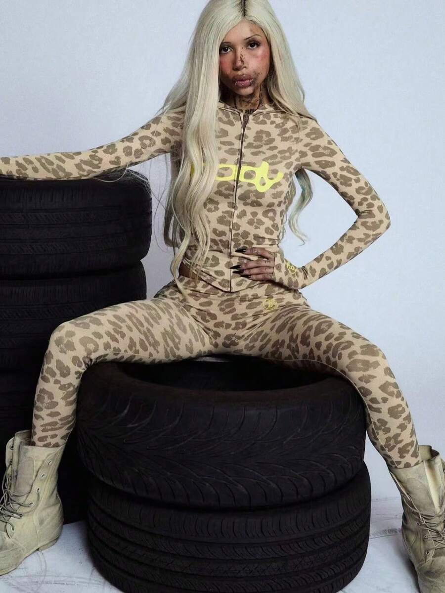 Women's  Animal Print Tracksuit Set - Matching Zip Hoodie & Leggings Featuring "BODY" Script Logo, Fitted Activewear For Gym & Street Style - 卡其迷彩 - 查看 1