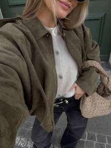 Chaqueta casual suelta de manga larga de ante sintético de un solo pecho para mujer, adecuada para usar en primavera. Chaqueta militar corta de mujer con botones de metal en los bolsillos, adecuada para usar en primavera y otoño. - Verde - Ver 2