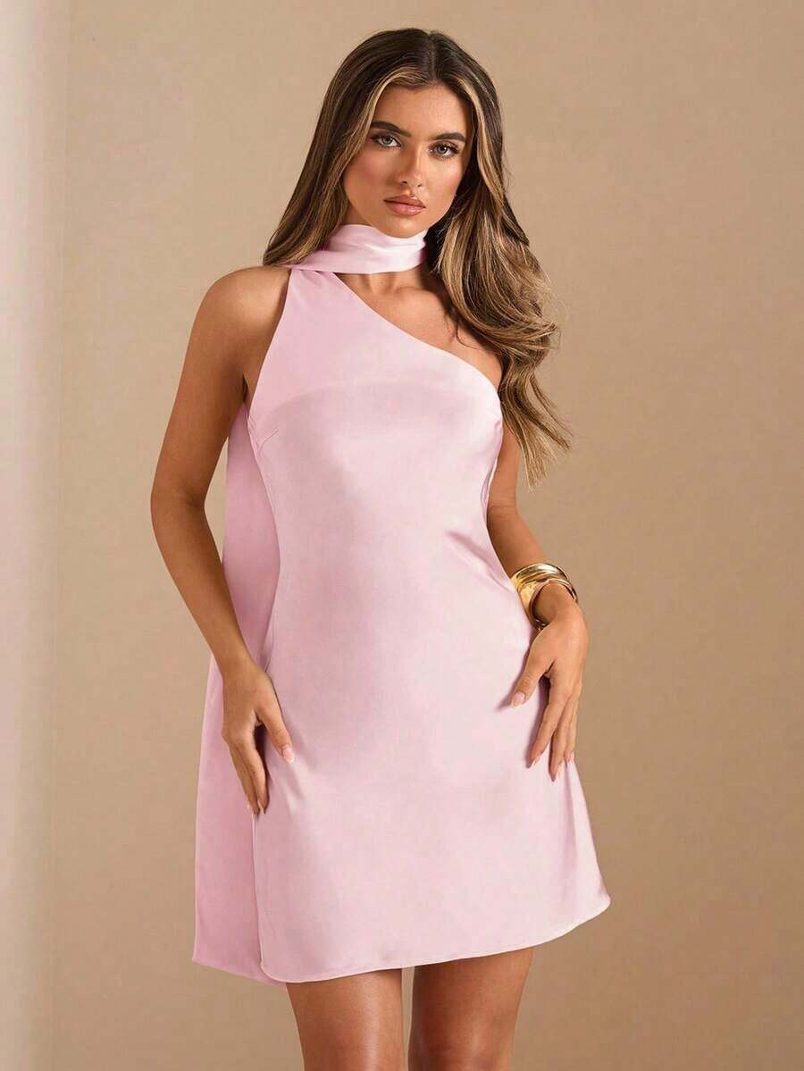 Vestido mini de satén elegante con hombros asimétricos y espalda descubierta en unicolor amarillo crema, vestido mini elegante con estampado, vestido mini sexy con espalda descubierta, vestido mini de satén amarillo con espalda descubierta, vest - Rosa coral - Ver 1