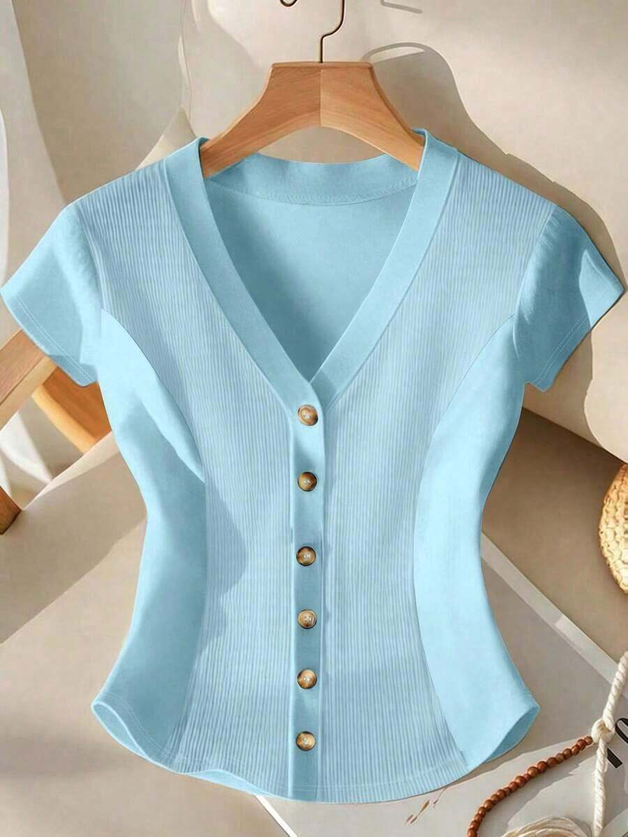 Camiseta de mujer de punto con cuello en V profundo, manga corta, cintura ceñida, abertura frontal con botones metálicos, elegante, romántica, casual, para uso diario, trabajo, cena, primavera/verano - Azul - Ver 1