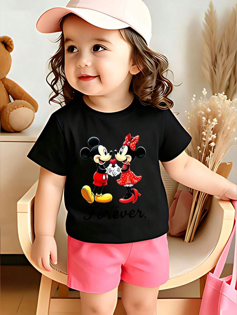 Disney This Mickey And Minnie Mouse Printed Cotton T-Shirt For Girls Is Soft And Gentle On The Skin, With Bright And Playful Colors. The Round Neck Fits Snugly Without Constricting The Neck, Making It A Versatile Wardrobe Staple. - 黑色 - 查看 1