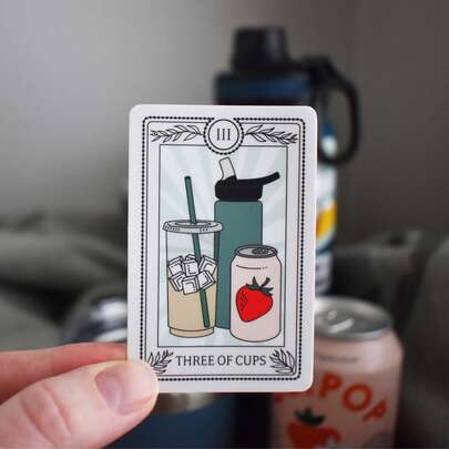 Pegatina de la carta del Tarot de las Tres Copas, Duende de bebidas, Pegatina para botella de agua, Pegatina de bebidas, Botella de agua, Recordatorio de hidratación