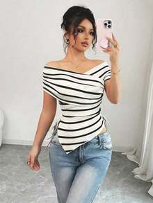 Camiseta de manga corta ajustada y hombros descubiertos para mujer, de estilo casual y apropiada para el día a día, para el verano - Blanco y Negro - Ver 3