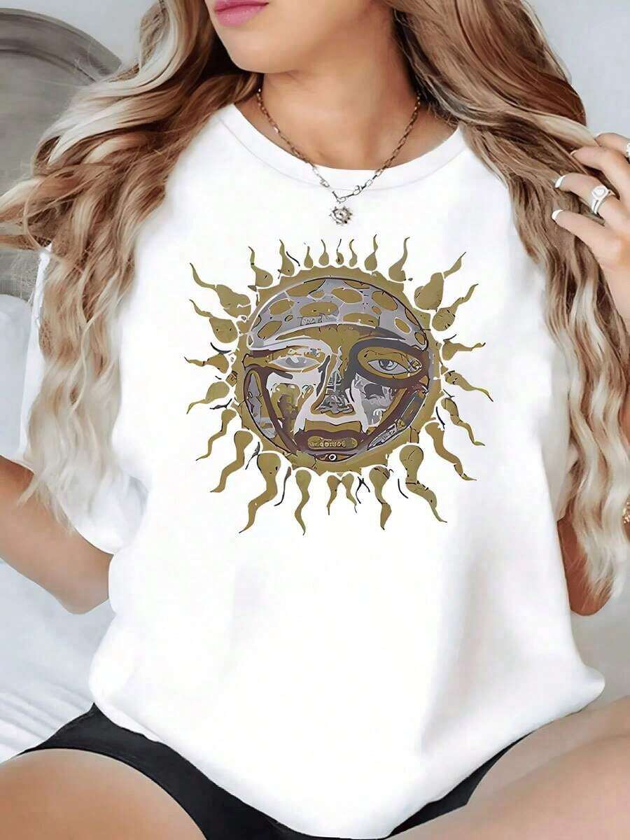 Sol radiante con rostro humano que simboliza energía vital y fuerza interior inspirado en la conexión espiritual entre luz conciencia y naturaleza camiseta de mujer cómoda casual moderna - Blanco - Ver 1