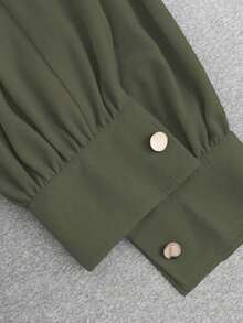 Conjunto de camisa de manga larga con botones metálicos de unicolor y cuello abullonado, y pantalones de pierna ancha versátiles, adecuado para salidas, trabajo, reuniones, elegante y estiloso atuendo de primavera para ir al trabajo - Verde Oliva - Ver 7