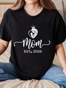 Tops de mujer Mom Est 2026. Camiseta a juego para futuras mamás y papás 2026. Camiseta gráfica para mujer, top casual con estampado gráfico, manga corta, cuello redondo, 100% algodón. La elección perfecta para vacaciones, para usar en todas las estaciones. Tops de verano. - Negro - Ver 7