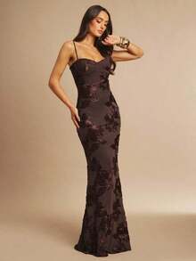 Vestido de tirantes finos maxi ajustado y elegante con diseño floral 3D en color marrón, adecuado para invitada de boda en otoño, fiesta, cóctel, noche, Navidad.Vestido maxi ceñido y con espalda descubierta, apropiado para fiesta de ot - Marrón 2 - Ver 5