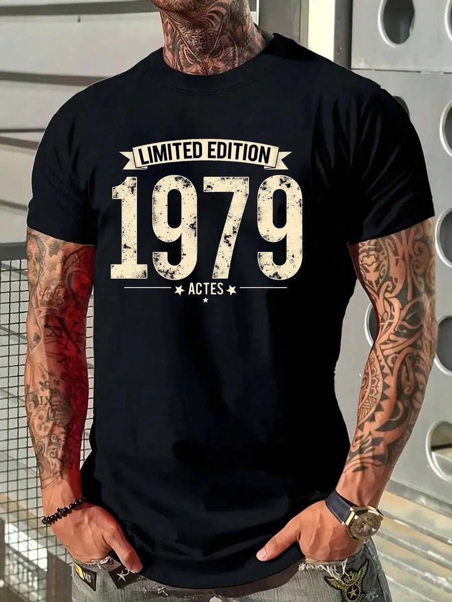 Camiseta Vintage de Edición Limitada para Hombre 1979 - Tejido de punto microelástico suave y transpirable, similar al algodón, con gráfico retro negro para gimnasio, uso diario y eventos temáticos - Lavable a máquina, colección de edición limitada - Camiseta vintage de ajuste cómodo para todas las estaciones, ideal para entusiastas del streetwear, ropa de gimnasio, cuello redondo clásico, material duradero, camiseta casual, para coleccionistas de moda. - Negro - Ver 1