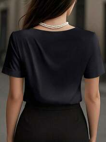 1 pieza Blusa de mujer de unicolor de satén con cuello en V y manga corta, elegante y de moda para uso diario, oficina, hogar, citas, primavera/verano, color negro casual - Negro - Ver 5