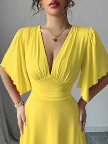 Nuevo vestido elegante corto para mujer con cuello en V, busto fruncido, mangas con volantes y cintura ceñida.Favorecedora y elegante. - Amarillo - Ver 4