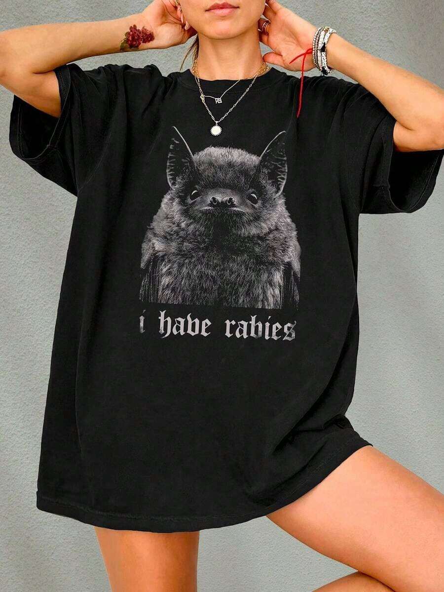 Camiseta gráfica retro de humor negro "Tengo rabia" de murciélago Y2K, talla grande, adecuada para uso diario, regalo para ella, casual de verano - Negro - Ver 1