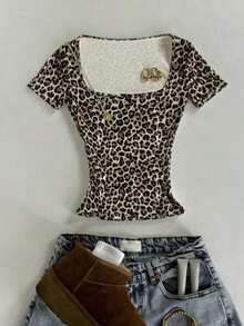 Clásica camiseta de manga corta con escote cuadrado y ajuste ceñido, con estampado de leopardo en negro y marrón claro, adecuada para primavera y verano, actualmente popular, camiseta de moda, hermosa camiseta, regalo para hermanos, regalo para hermanas, regalo para mamá, regalo del Día de la Madre, top de moda casual y sencillo - Multicolor 3 - Ver 5