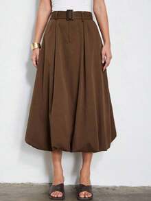 Falda plisada con volante floral, marrón chocolate, retro-moderna, casual urbana, cálida para otoño/invierno, diseño de cintura ancha, silueta de globo, longitud media, dobladillo esponjoso, textura sedosa, tela suave, de alta gama, ajuste estilizador, estilo lujoso, caída cómoda, prenda de moda, esencial versátil, adecuada para ir al trabajo, salidas de fin de semana, citas en cafeterías, reuniones casuales y talla grande - Marrón - Ver 4
