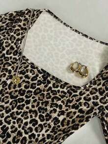 Clásica camiseta de manga larga de cuello cuadrado ajustada con estampado de leopardo en negro y marrón claro, estampado animal, adecuada para las cuatro estaciones, camiseta de moda, regalo para hermanos y hermanas, regalo para el Día de la Madre - Multicolor - Ver 3
