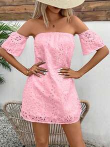 Vestido de verano de unicolor para mujer con hombros abiertos, con patrón bordado calado, mini vestido corto para vacaciones y playa - Rosa - Ver 7