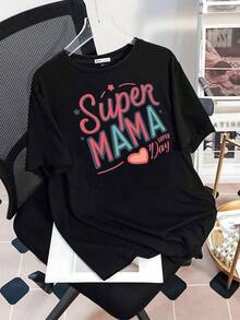 Celebre la maternidad con esta Playera gráfica Super Mama de mezcla de algodón suave, estampado elegante, perfecta para la comodidad diaria y un regalo maravilloso para las supermamás. - Negro - Ver 3