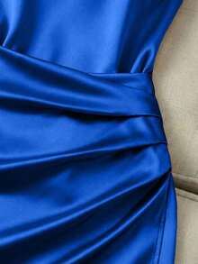 Nuevo vestido de mujer de moda con cuello alto brillante, sin mangas, cintura fruncida y asimétrico de ajuste ceñido - azul real - Ver 3