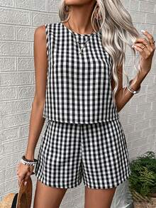 Conjunto de verano de mujer a cuadros, top sin mangas + shorts de cintura alta de 2 piezas, conjunto ligero y cómodo para vacaciones, adecuado para playa, viajes y compras, conjunto de 2 piezas para mujer, atuendo para exteriores, ropa casual, mujer de alta gama, atuendo de playa, conjunto de verano elegante para mujer - Blanco y Negro - Ver 2