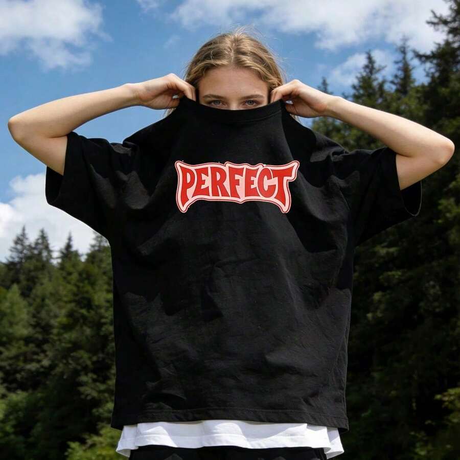 Ropa de Verano para Mujer, Camiseta Casual de Algodón Suave con Cuello Redondo, Estampado PERFECT con Letras Rojas. Color negro. - Negro - Ver 1