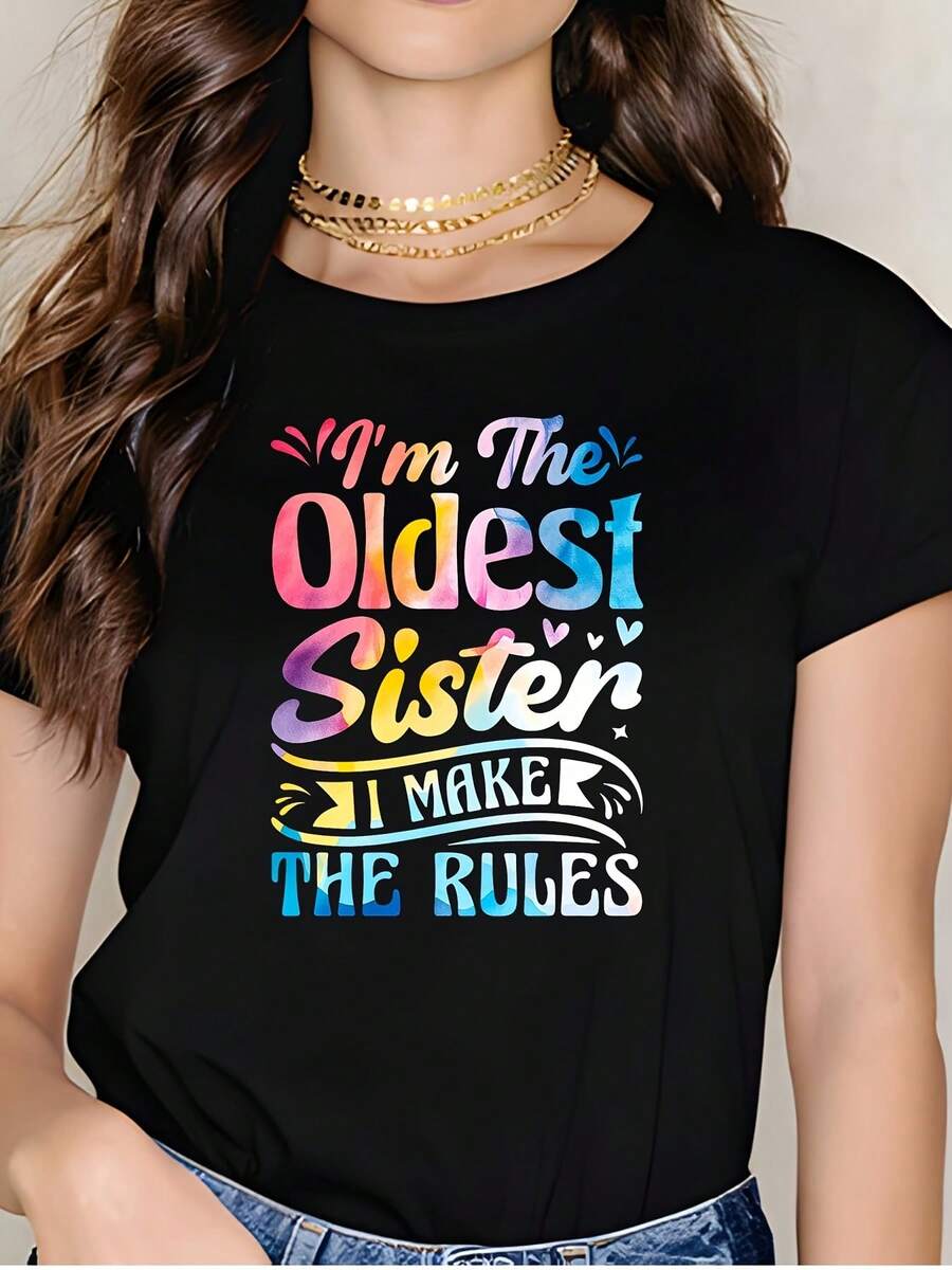 Camiseta Divertida 'La Hermana Mayor Escribe Las Reglas' 180G, Regalos para Hermanas, Ropa para Hermanas, Camisetas para Reuniones Familiares, Ropa Casual de Verano para Mujer - Negro - Ver 1