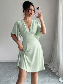 Nuevo vestido elegante corto para mujer con cuello en V, busto fruncido, mangas con volantes y cintura ceñida.Favorecedora y elegante. - verde menta - Ver 5