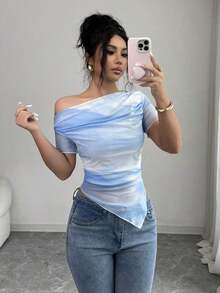 Camiseta de manga corta con hombros oblicuos y estampado de teñido anudado para mujer - Azul y blanco - Ver 3