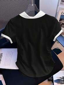 Camiseta casual de mujer con cuello polo, manga corta y estampado de corazones en color contrastante - Multicolor 4 - Ver 2