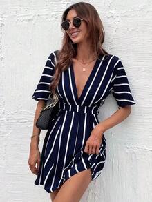 Vestido corto de verano casual de vacaciones para mujer con estampado de rayas y cuello en V profundo con cintura ceñida - Azul marino - Ver 1